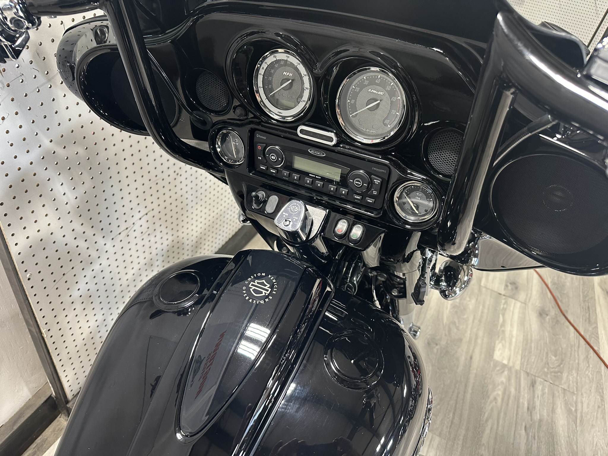 HARLEY DAVIDSON CVO STREET GLIDE FOR SALE ONTARIO