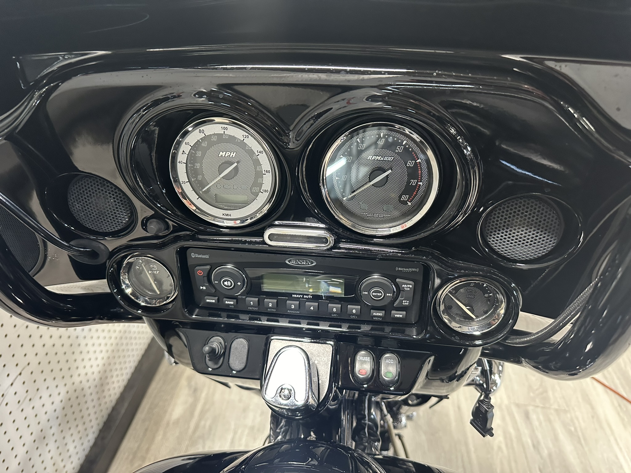 HARLEY DAVIDSON CVO STREET GLIDE FOR SALE ONTARIO