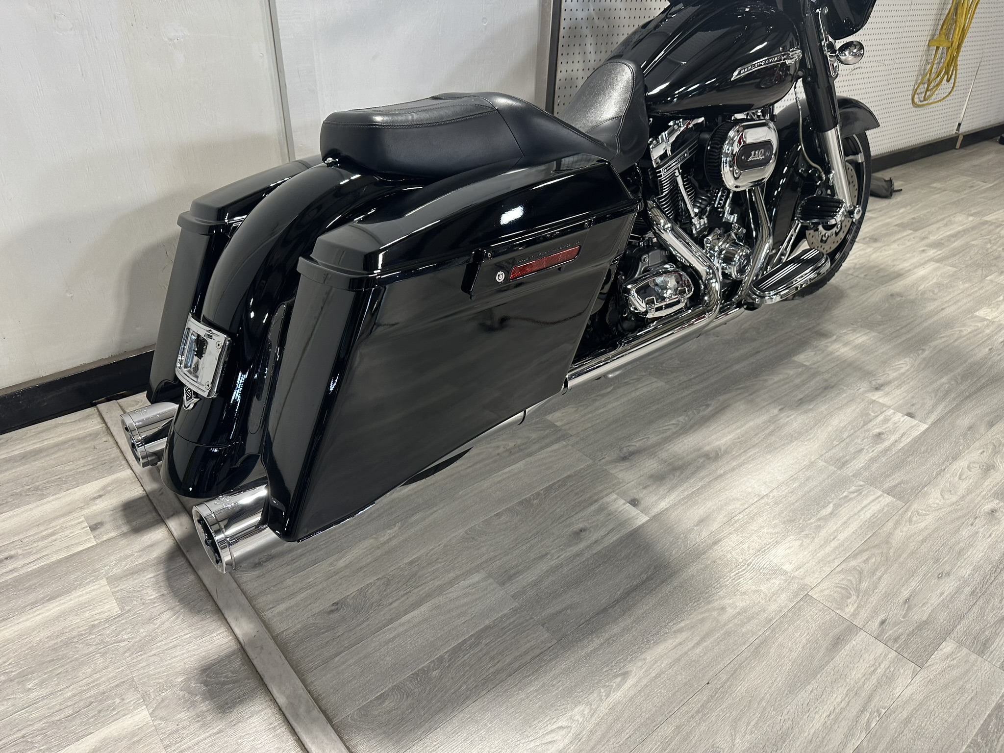 HARLEY DAVIDSON CVO STREET GLIDE FOR SALE ONTARIO