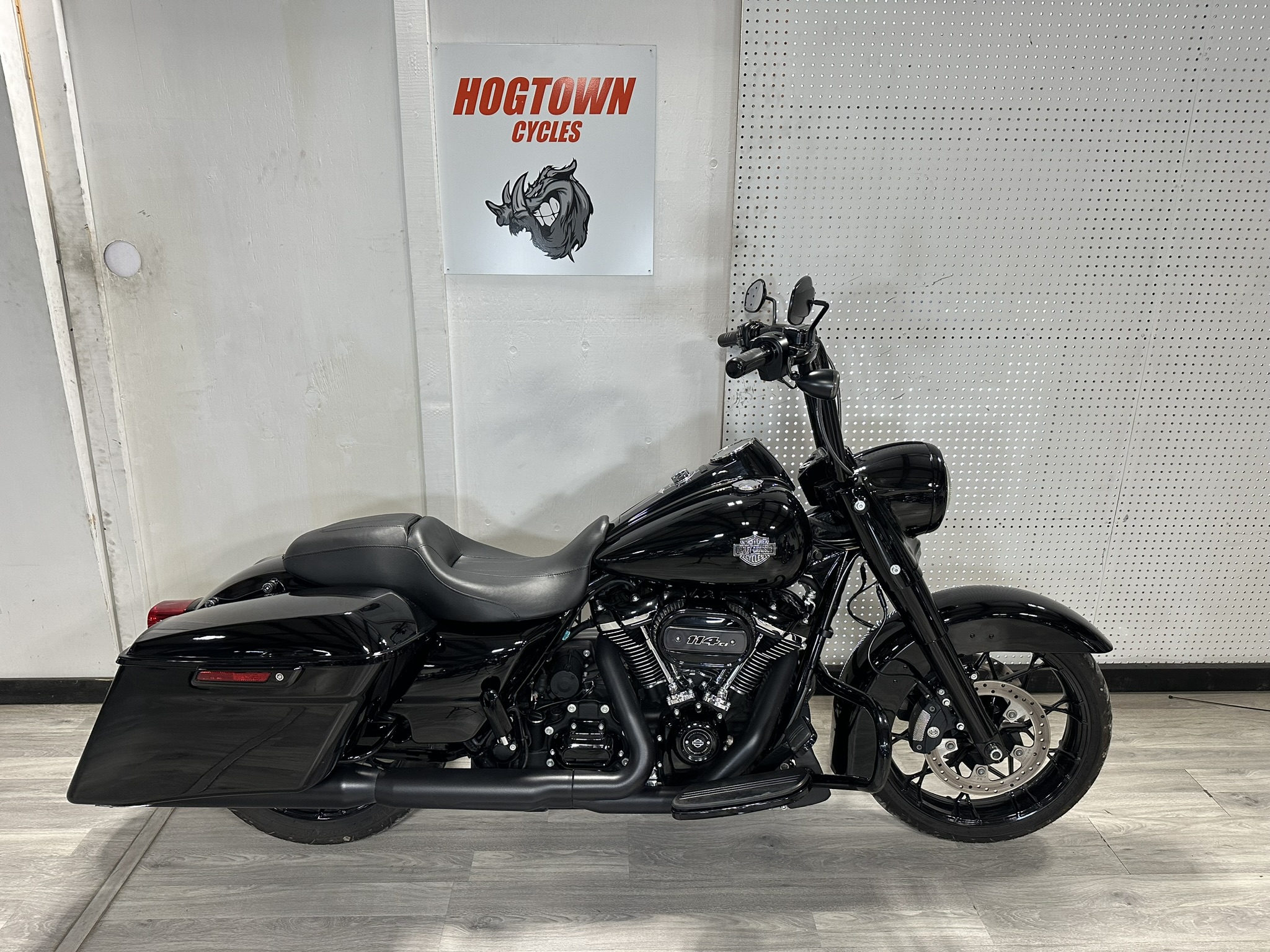 HARLEY DAVIDSON ROAD KING SPECIAL FOR SALE ONTARIO