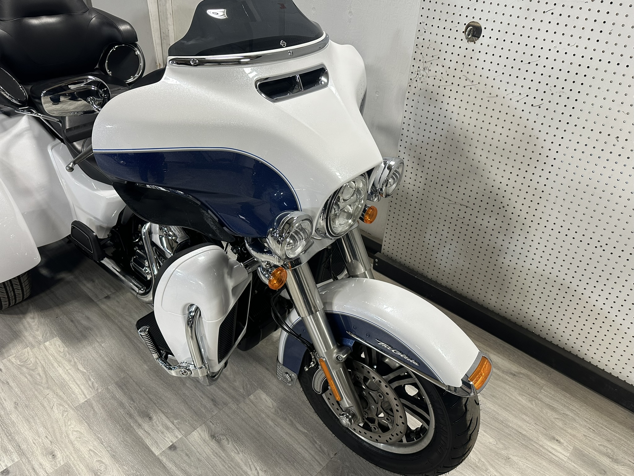 HARLEY DAVIDSON TRI GLIDE FOR SALE ONTARIO HOGTOWN CYCLES