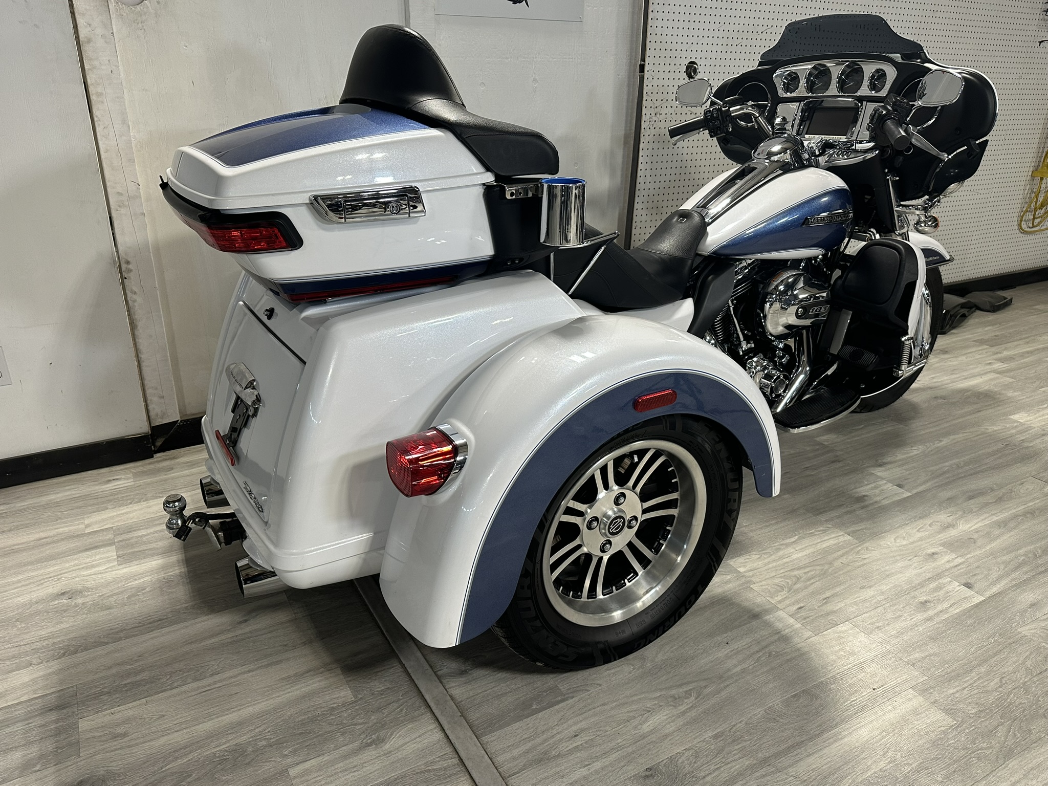 HARLEY DAVIDSON TRI GLIDE FOR SALE ONTARIO HOGTOWN CYCLES