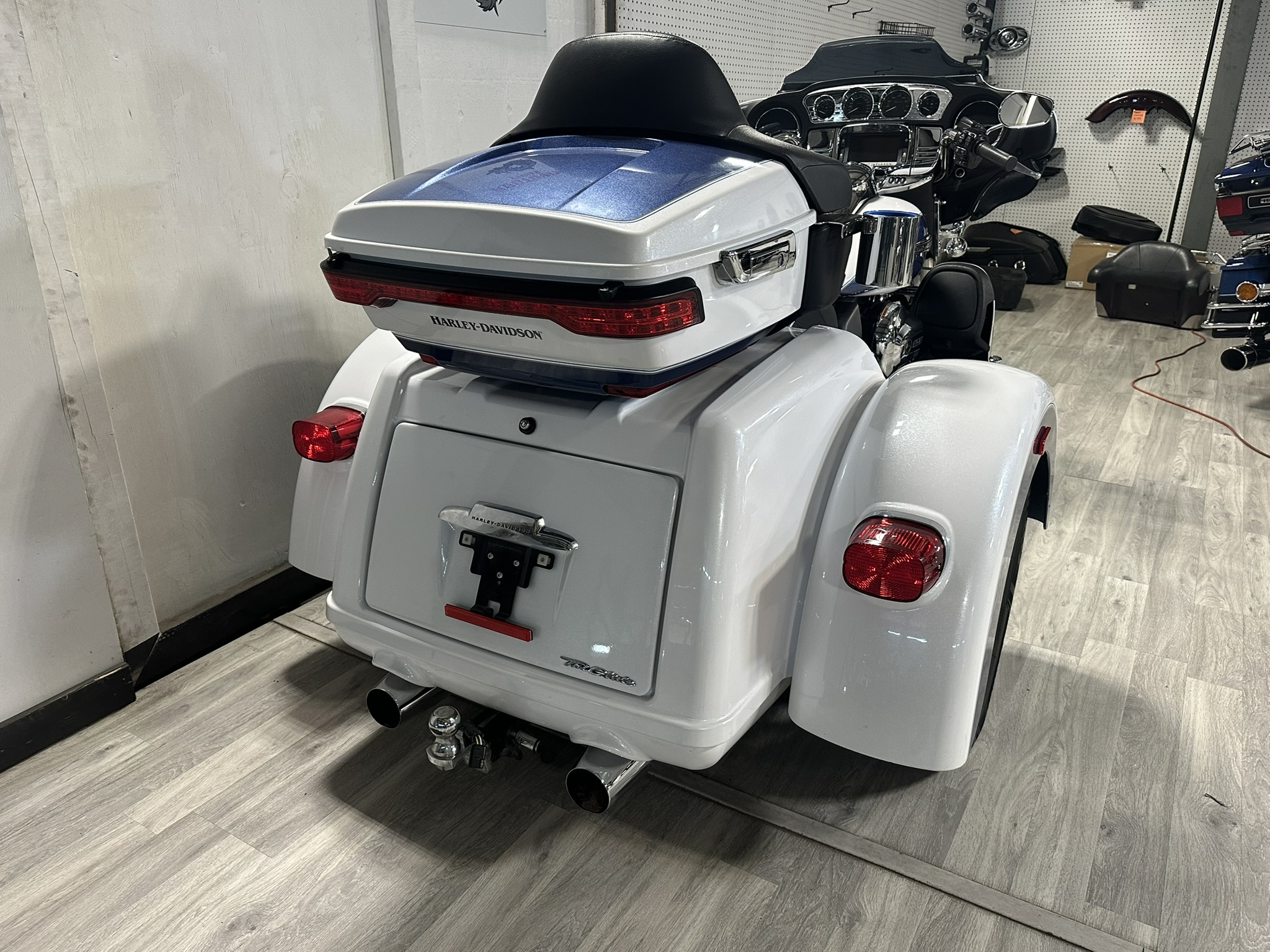 HARLEY DAVIDSON TRI GLIDE FOR SALE ONTARIO HOGTOWN CYCLES