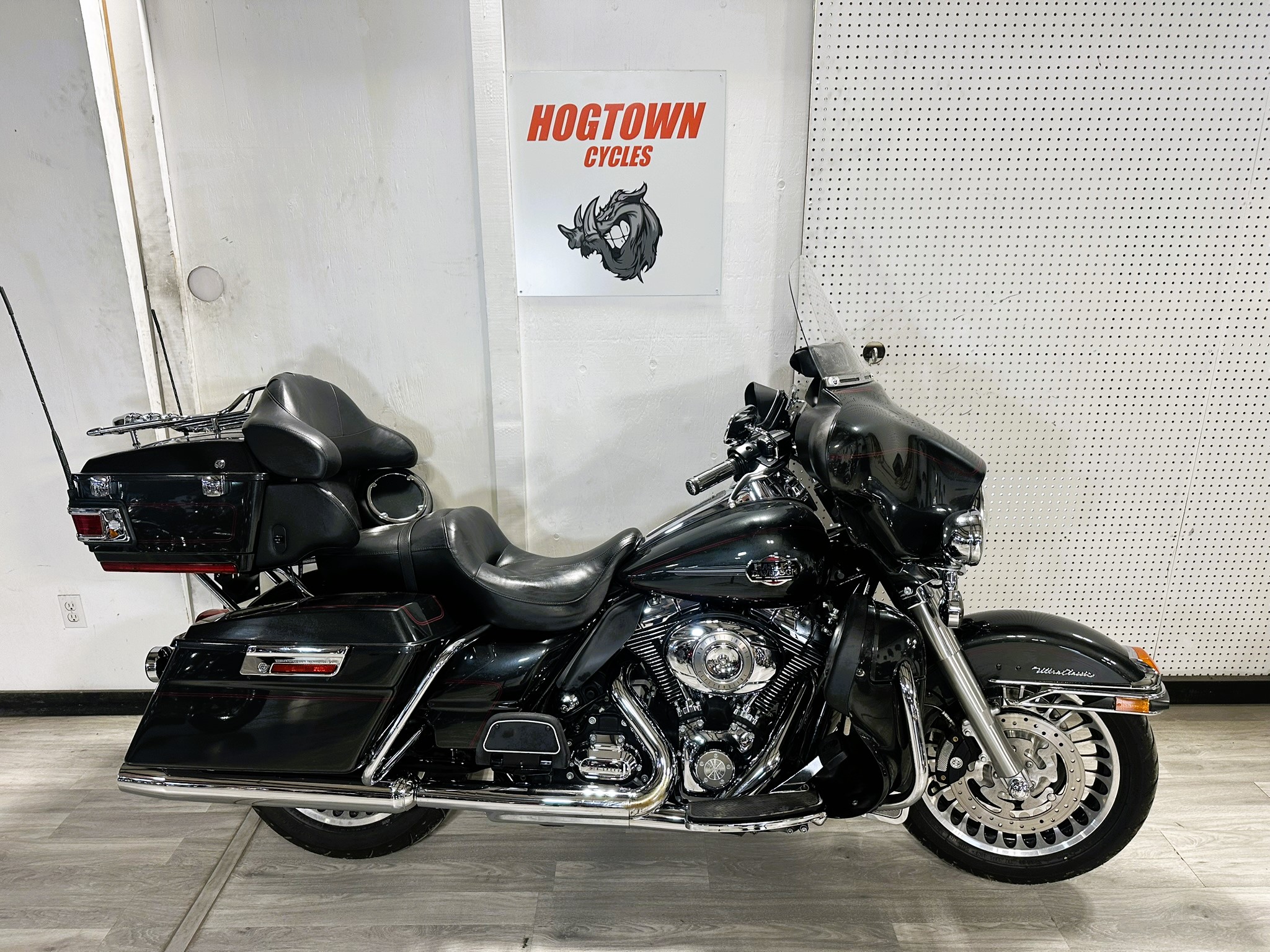 HARLEY DAVIDSON ULTRA CLASSIC FOR SALE ONTARIO HOGTOWN CYCLES