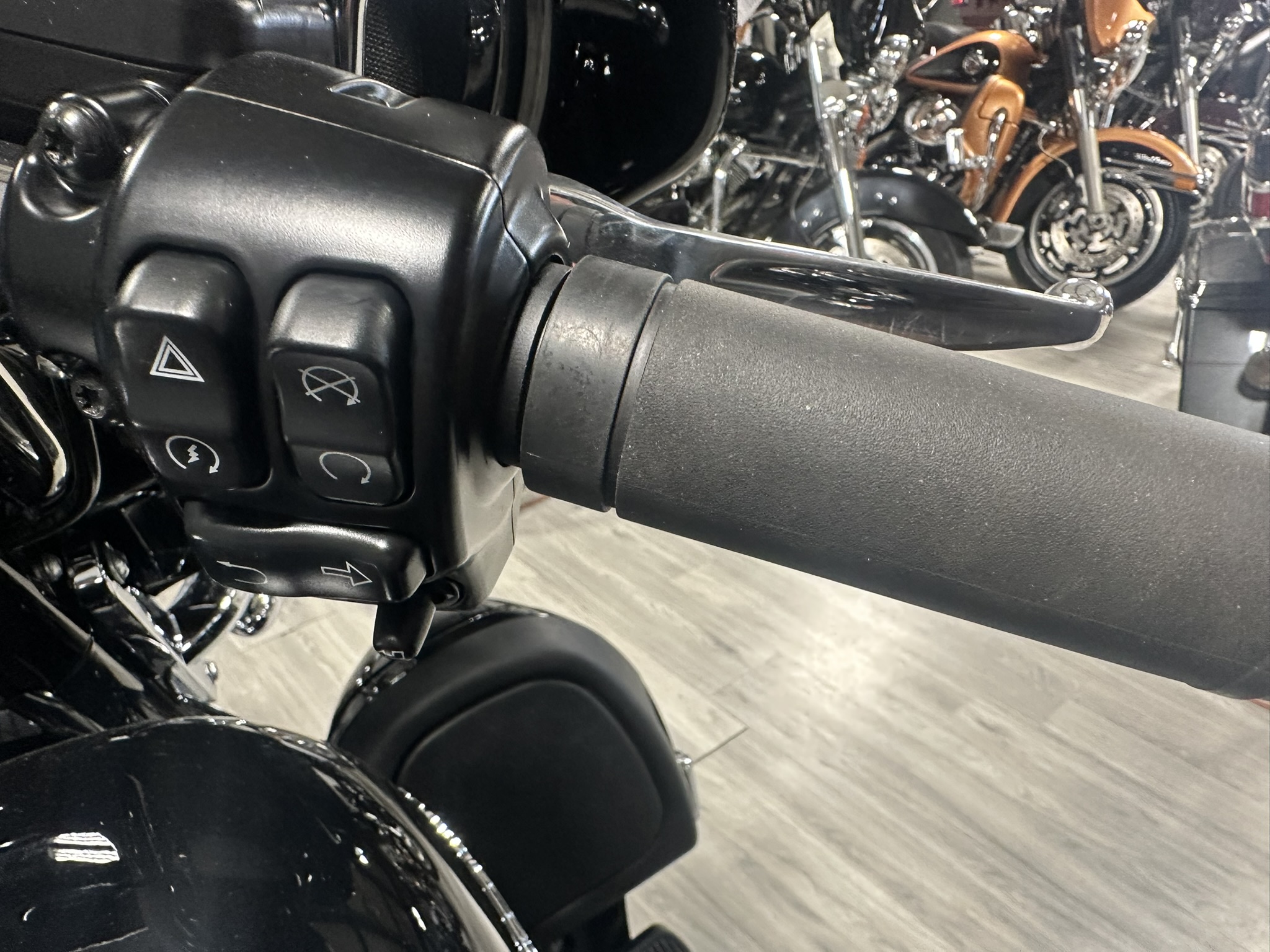 HARLEY DAVIDSON ULTRA LIMITED FOR SALE ONTARIO HOGTOWN CYCLES
