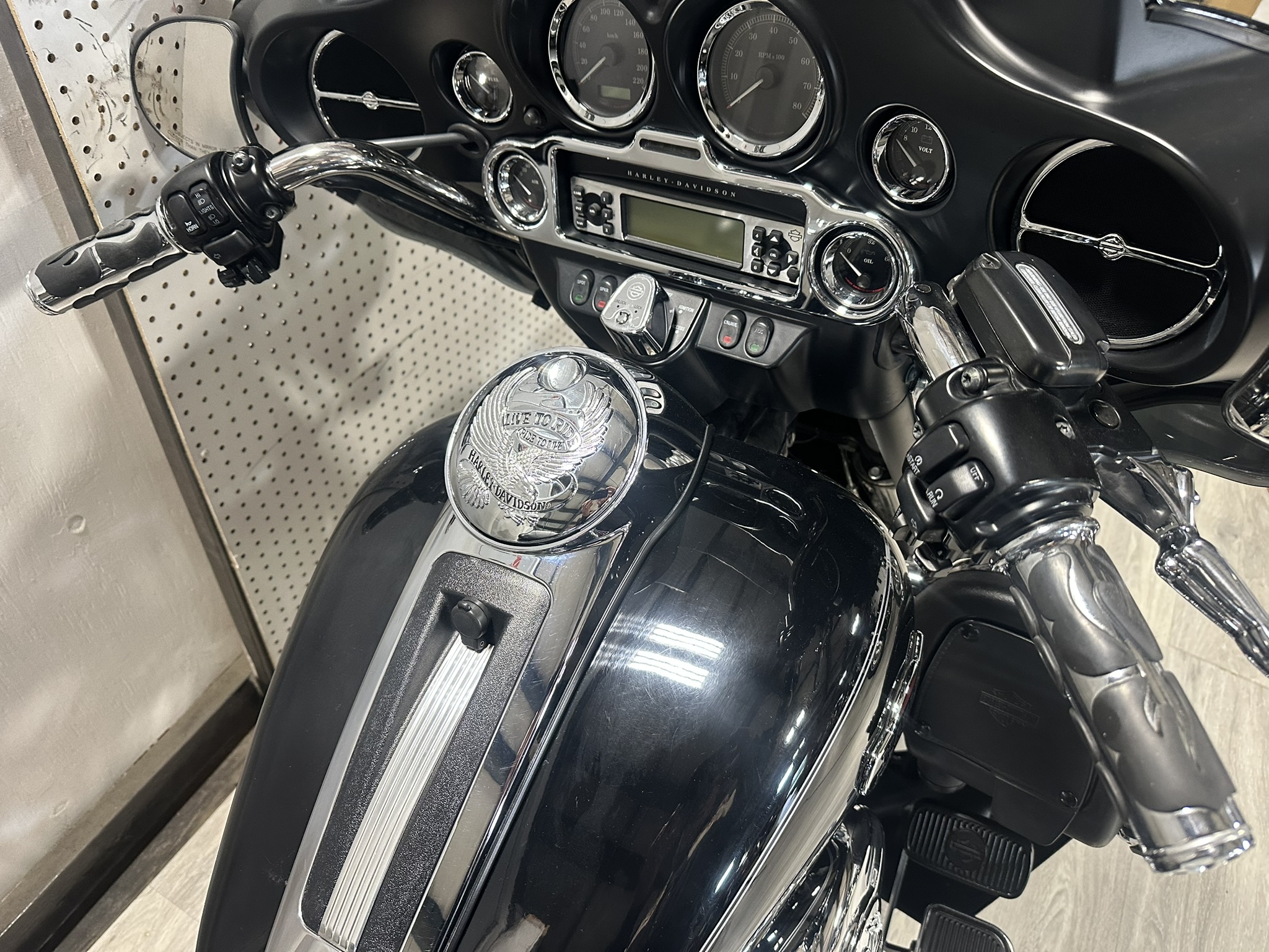 HARLEY DAVIDSON ULTRA CLASSIC FOR SALE HOGTOWN CYCLES