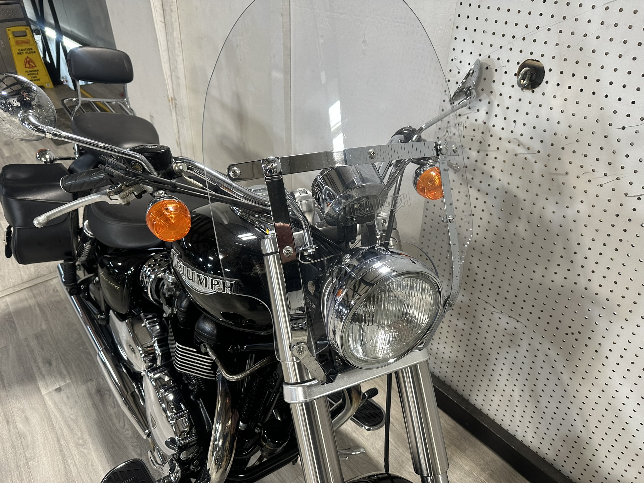 TRIUMPH BONNEVILLE AMERICA FOR SALE HOGTOWN CYCLES