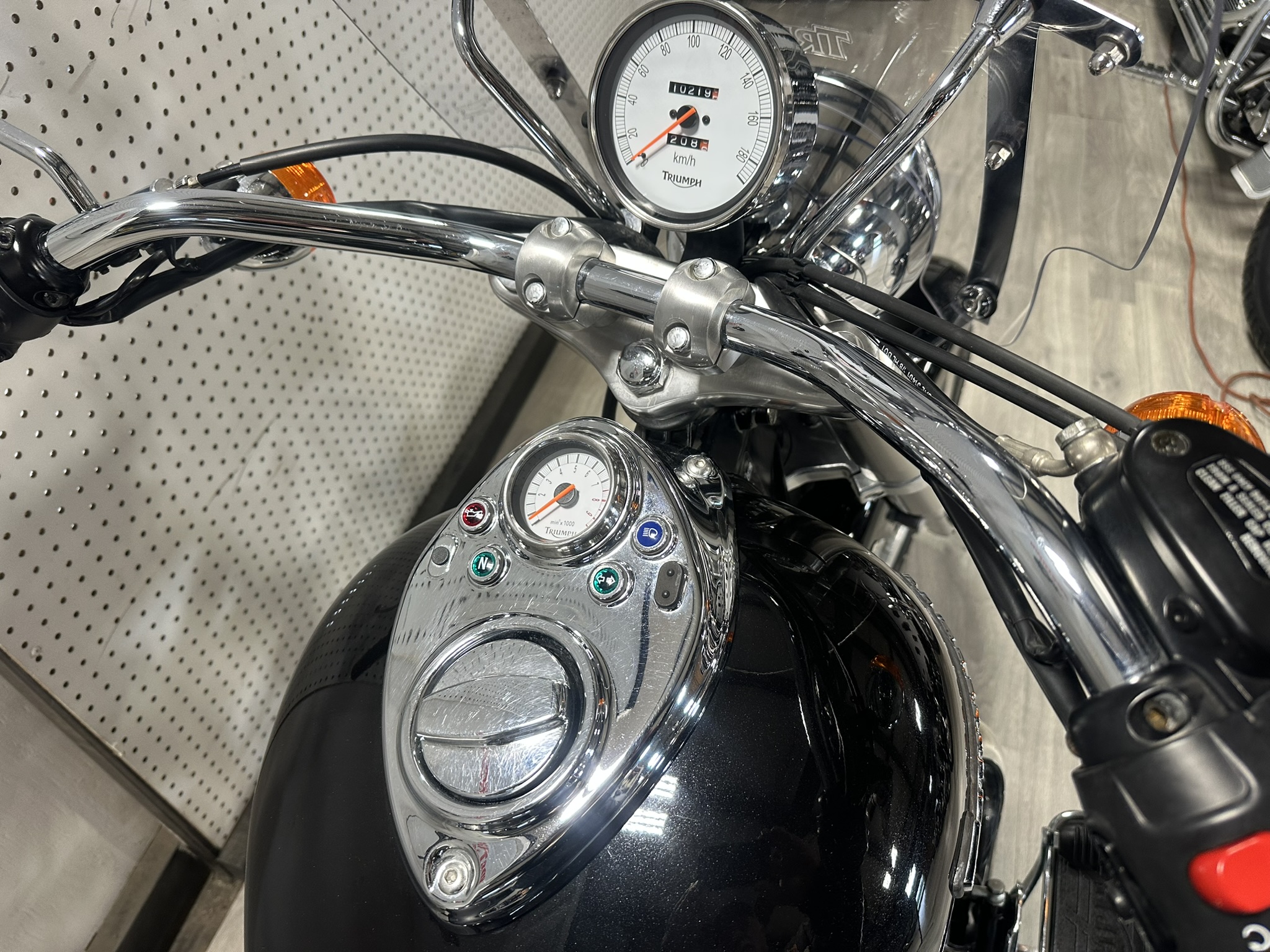 TRIUMPH BONNEVILLE AMERICA FOR SALE HOGTOWN CYCLES