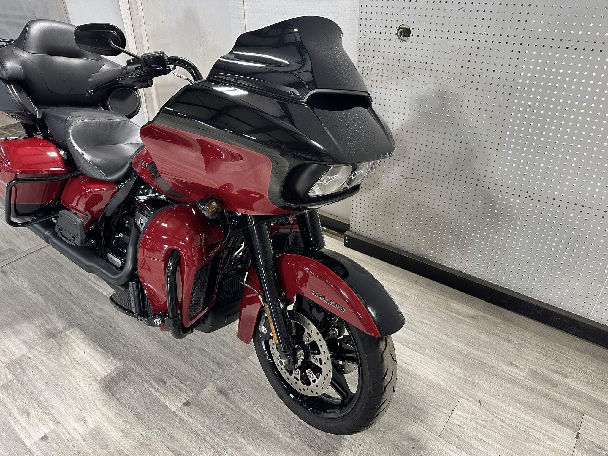 HARLEY DAVIDSON ROAD GLIDE LIMITED FOR SALE HOGTOWN CYCLES