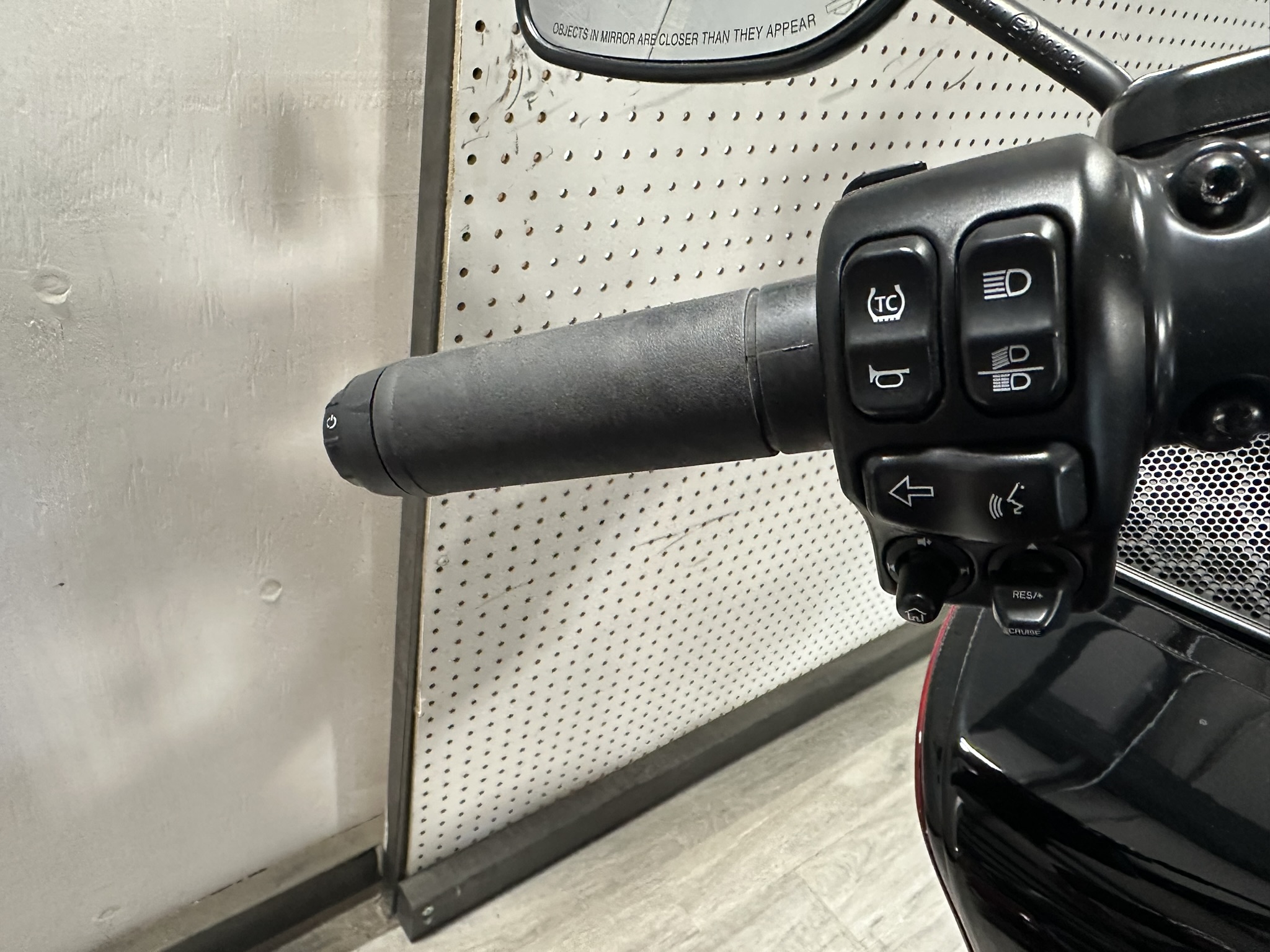 HARLEY DAVIDSON ROAD GLIDE LIMITED FOR SALE HOGTOWN CYCLES