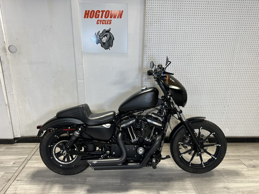 HARLEY DAVIDSON SPORTSTER IRON 883